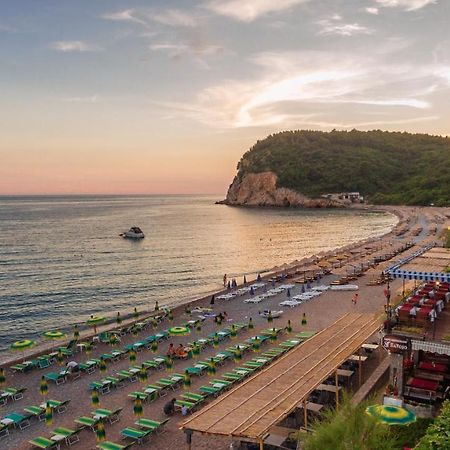 Hotel Savojo Petrovac Exteriör bild