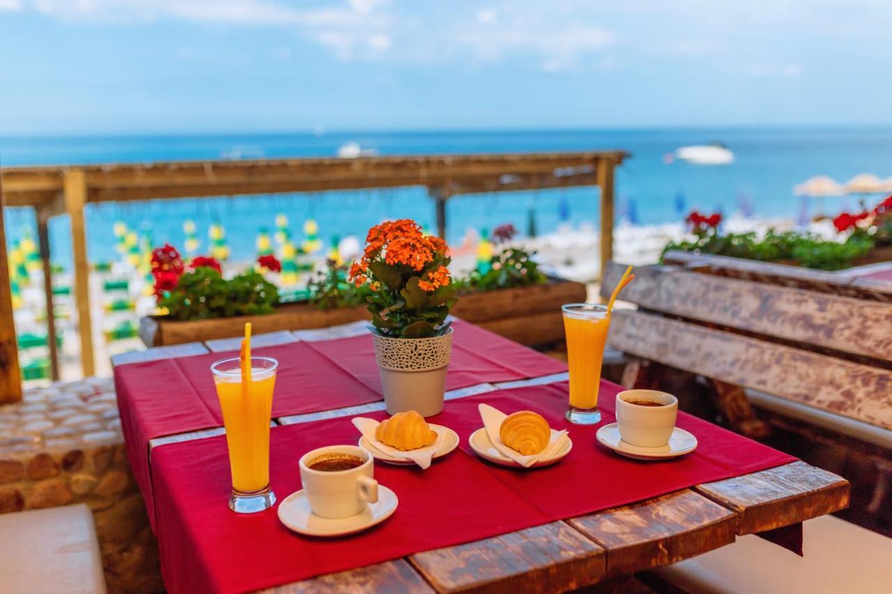 Hotel Savojo Petrovac Exteriör bild