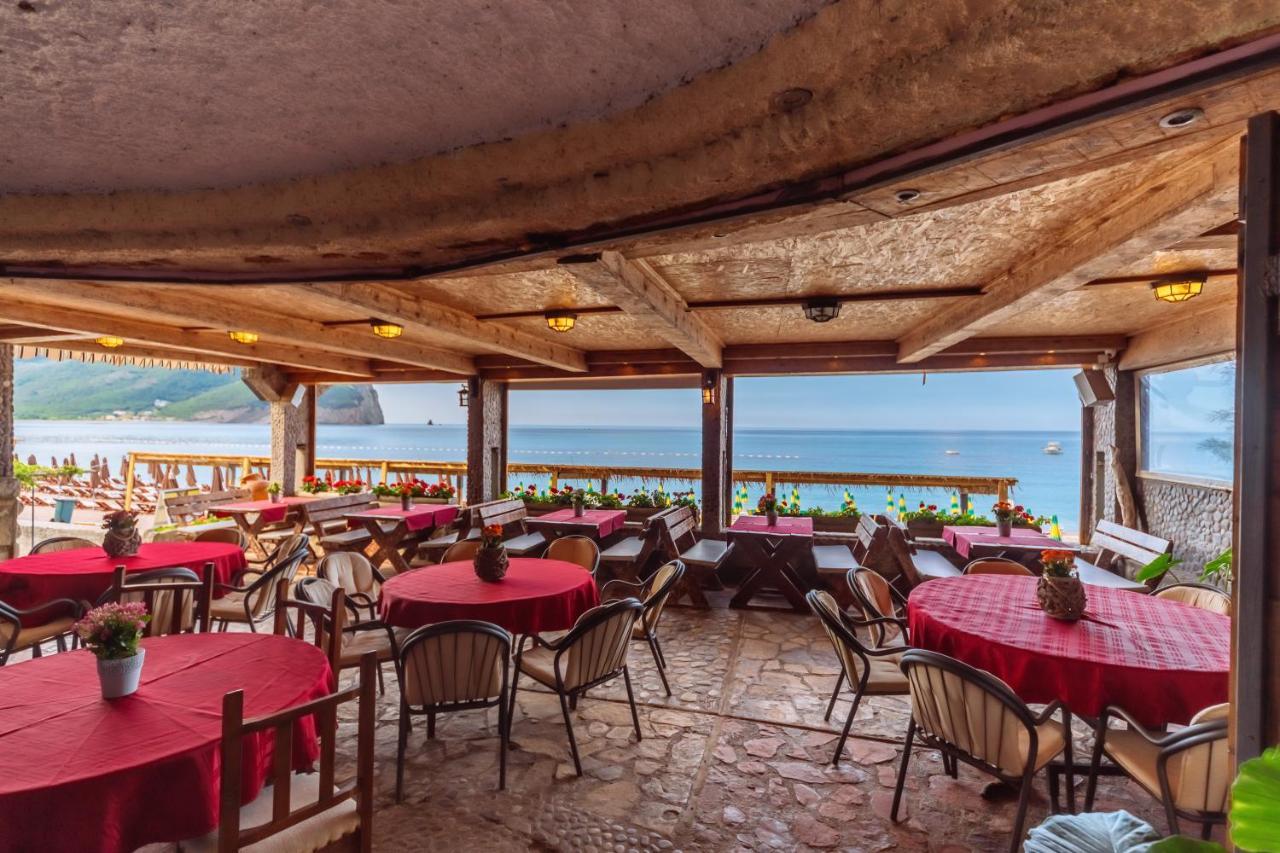 Hotel Savojo Petrovac Exteriör bild