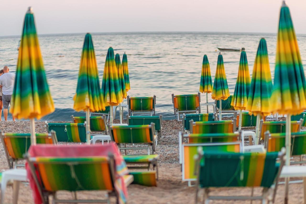 Hotel Savojo Petrovac Exteriör bild