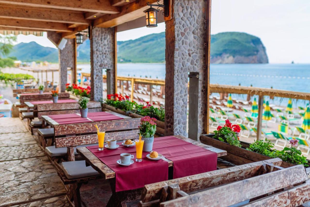 Hotel Savojo Petrovac Exteriör bild