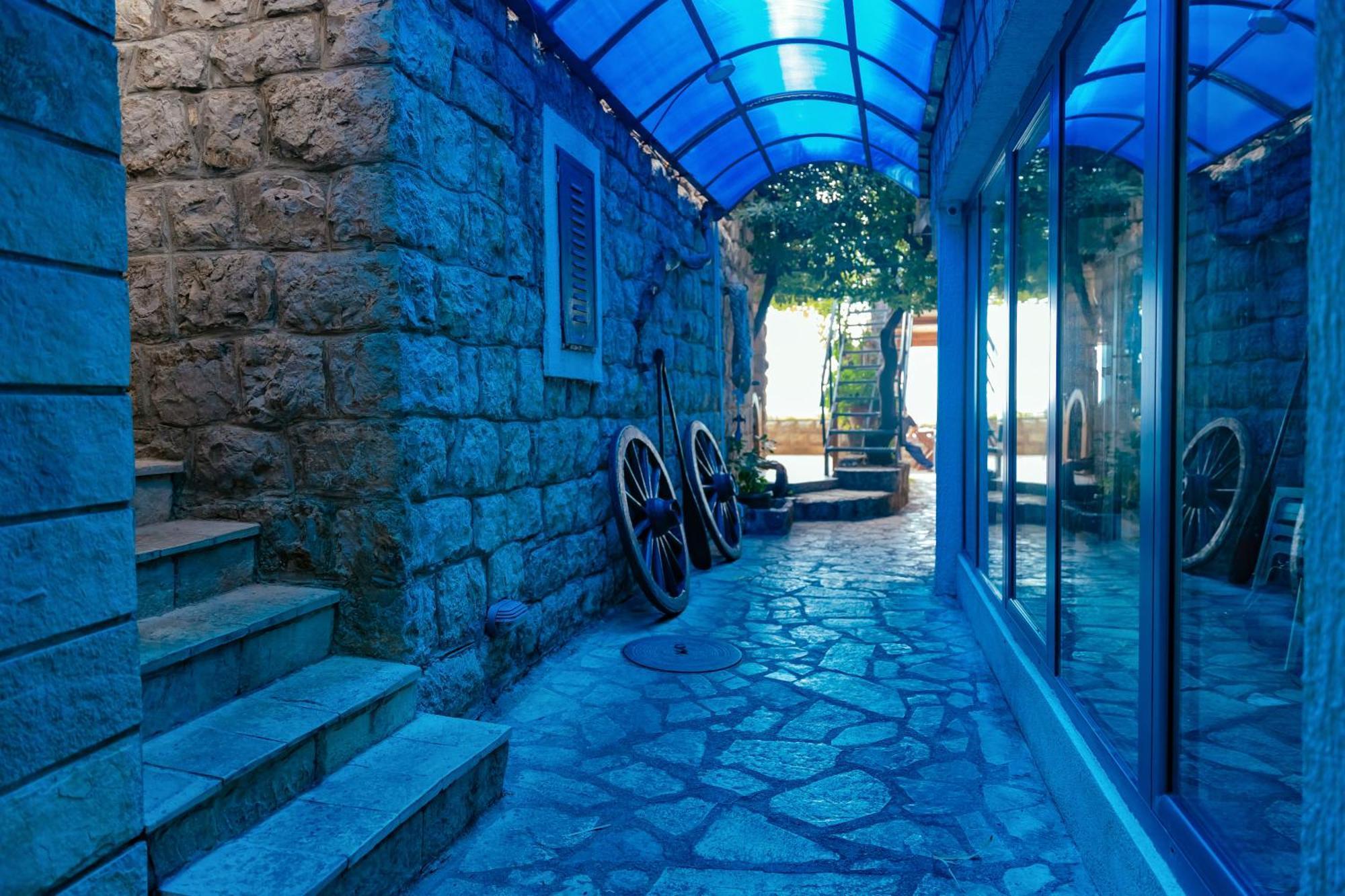 Hotel Savojo Petrovac Rum bild