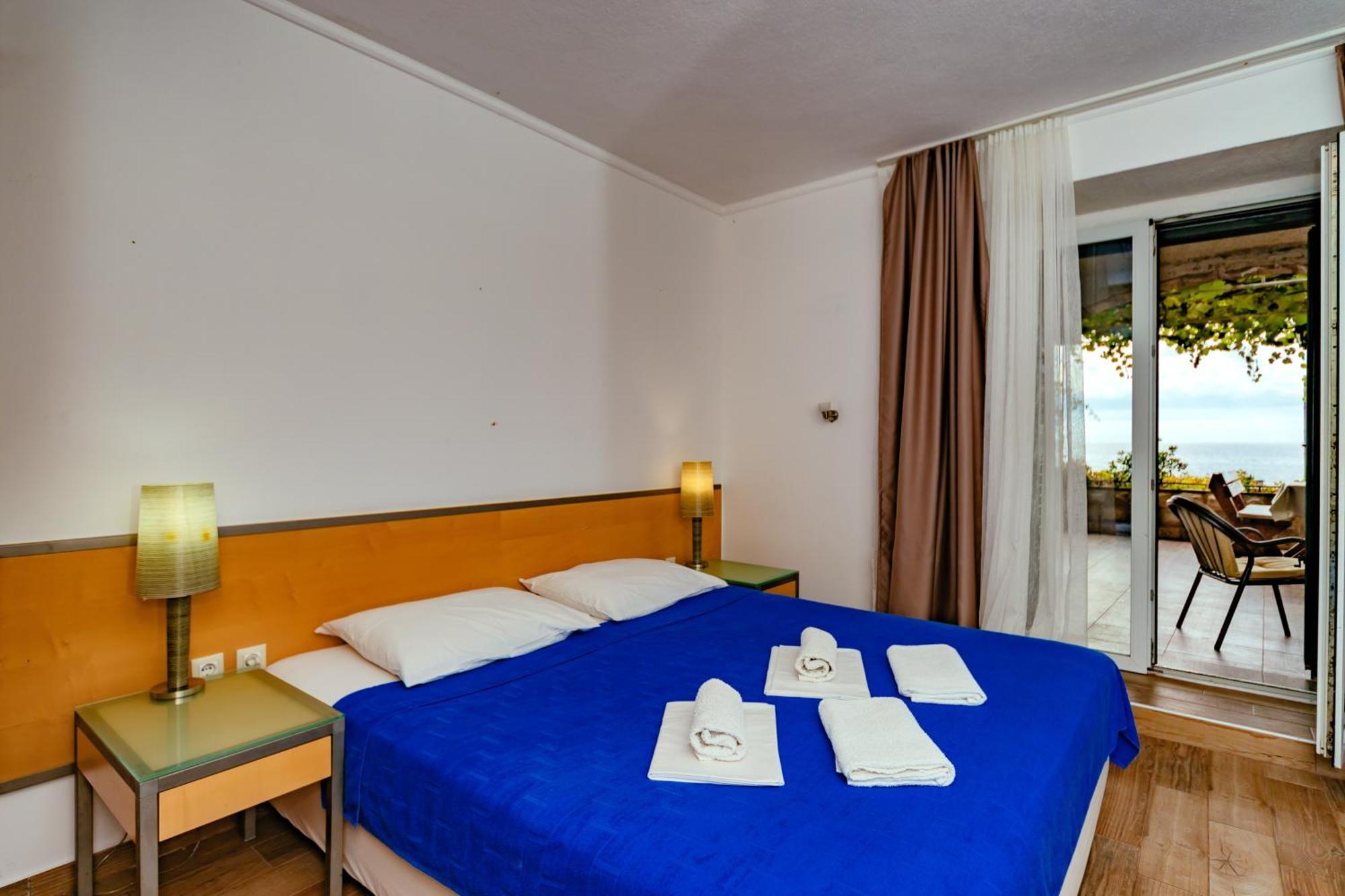 Hotel Savojo Petrovac Exteriör bild