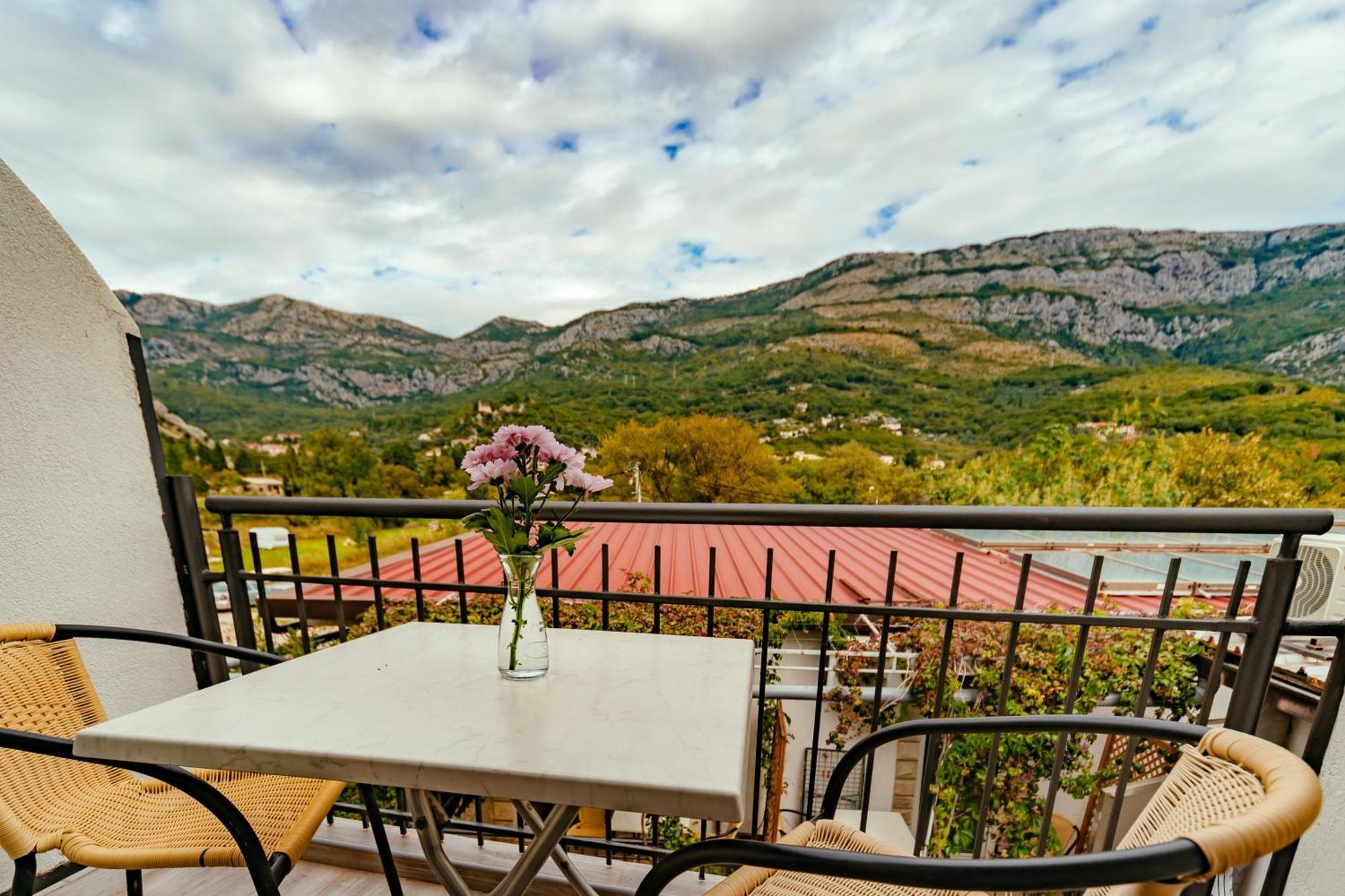 Hotel Savojo Petrovac Exteriör bild