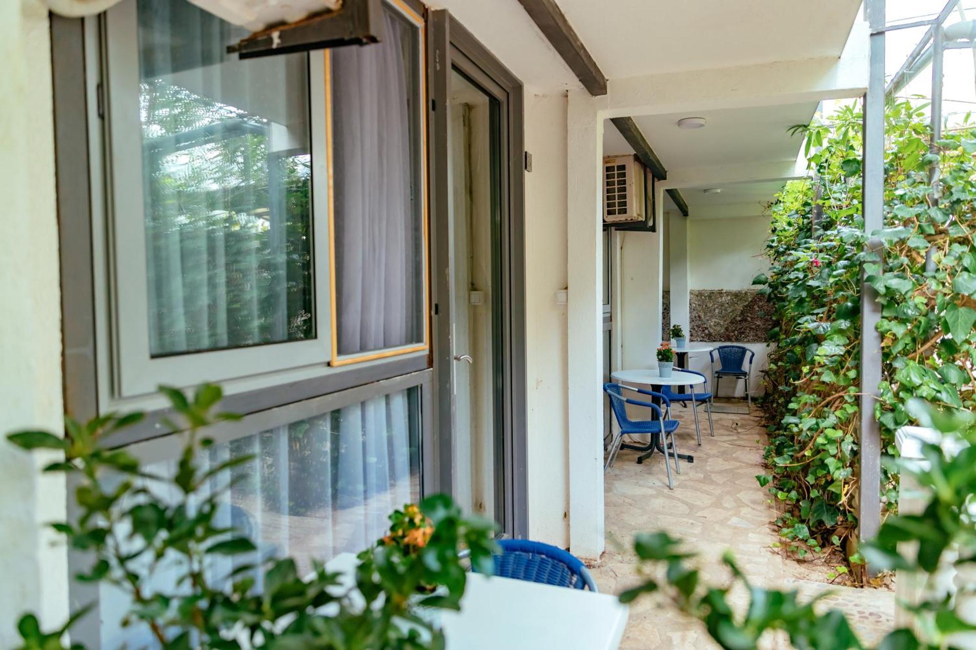 Hotel Savojo Petrovac Exteriör bild