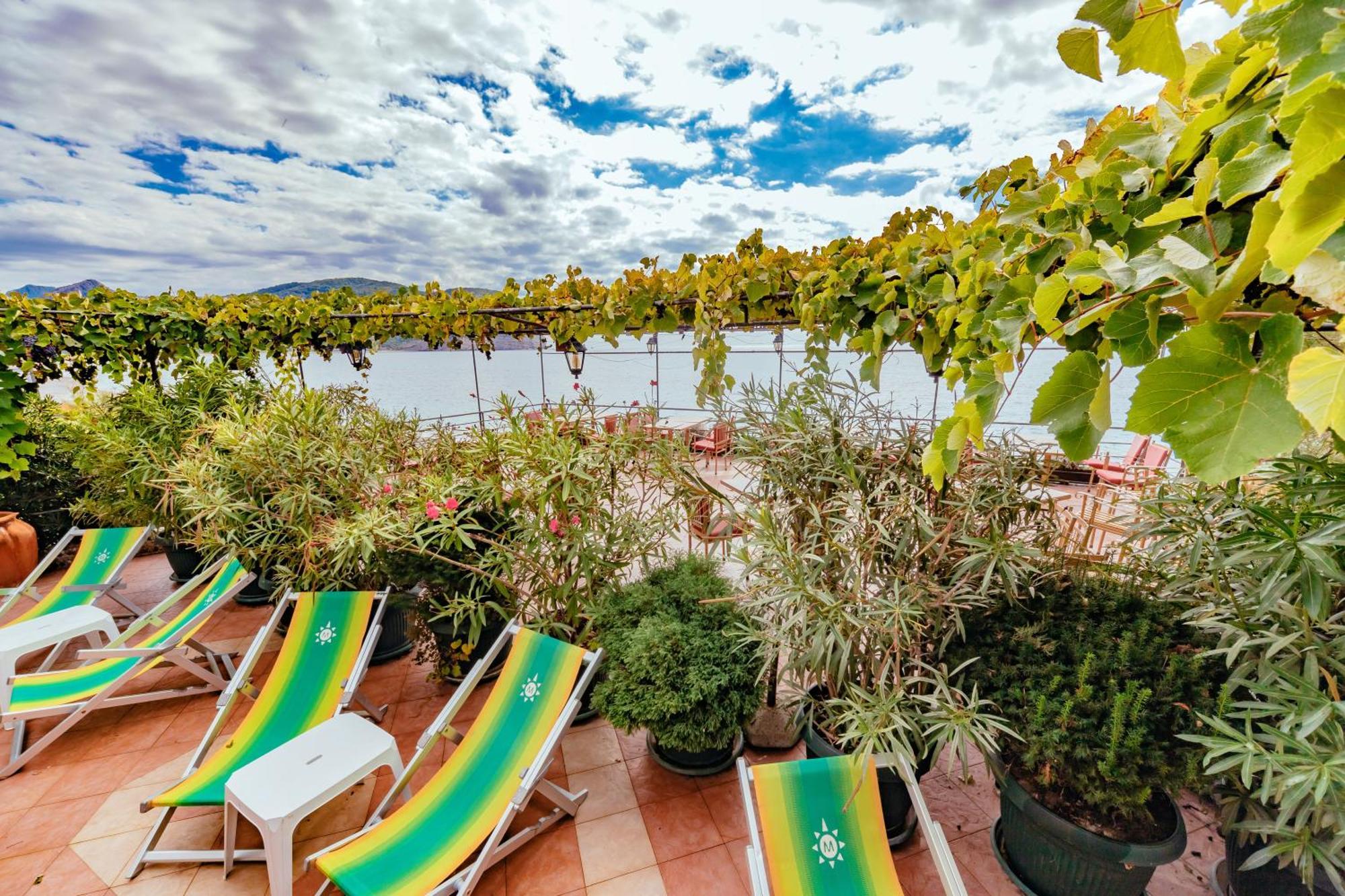Hotel Savojo Petrovac Exteriör bild