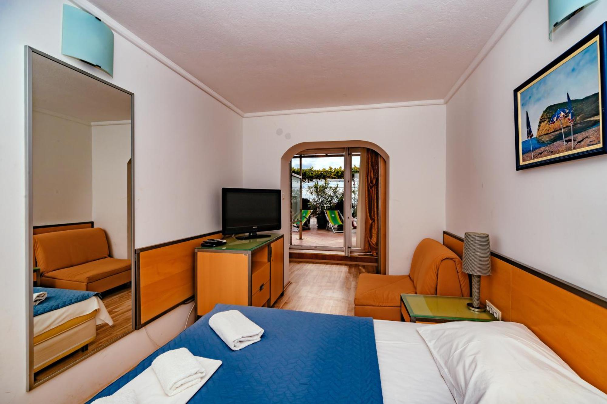 Hotel Savojo Petrovac Exteriör bild