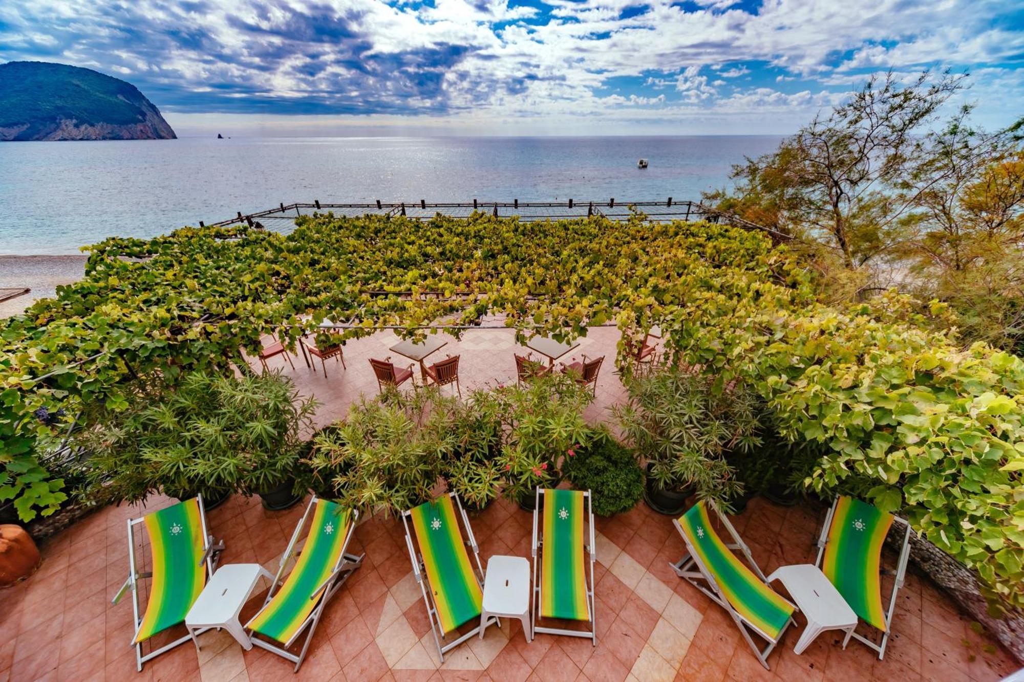 Hotel Savojo Petrovac Exteriör bild
