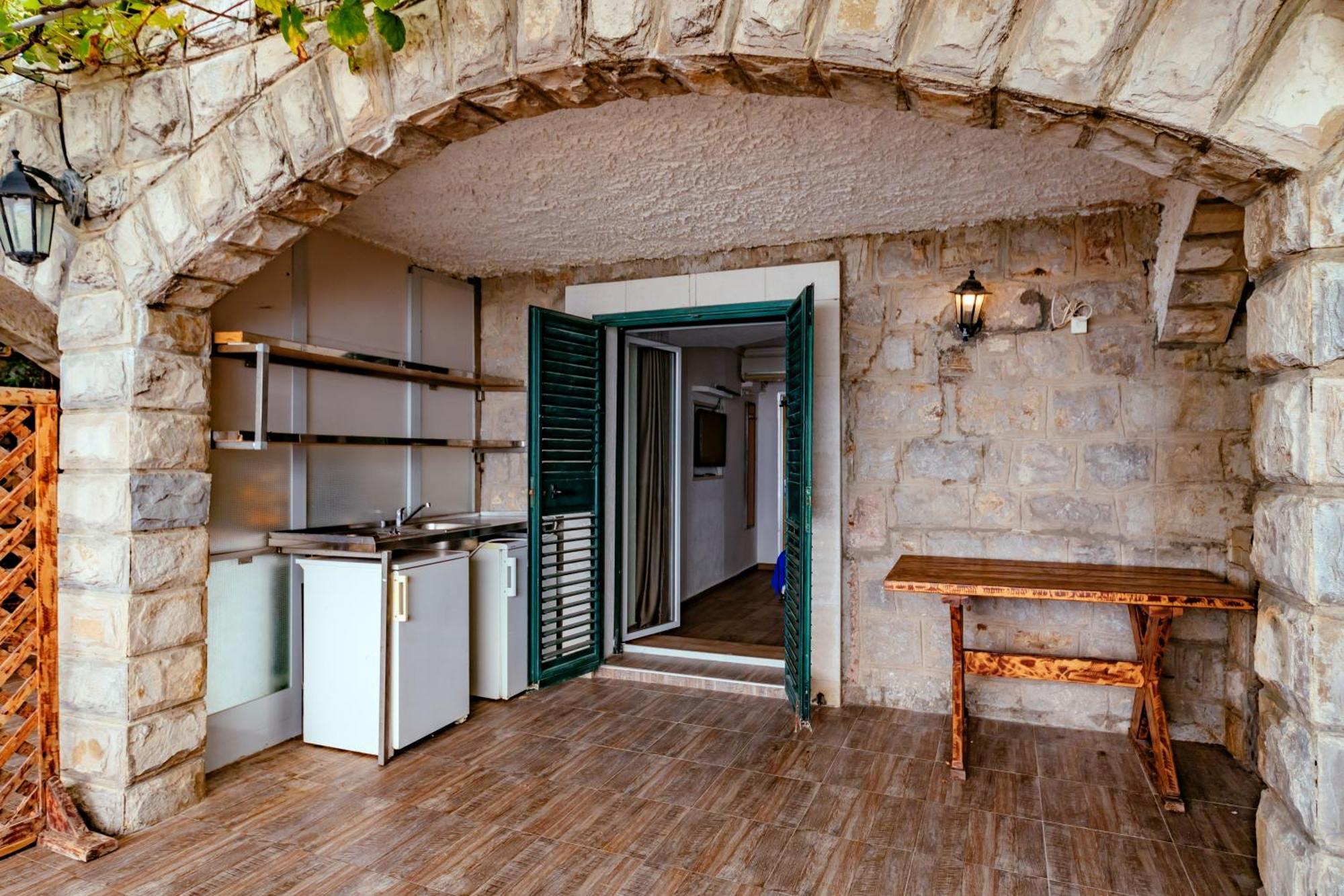 Hotel Savojo Petrovac Exteriör bild