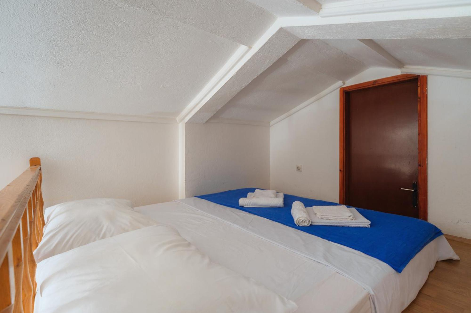 Hotel Savojo Petrovac Rum bild