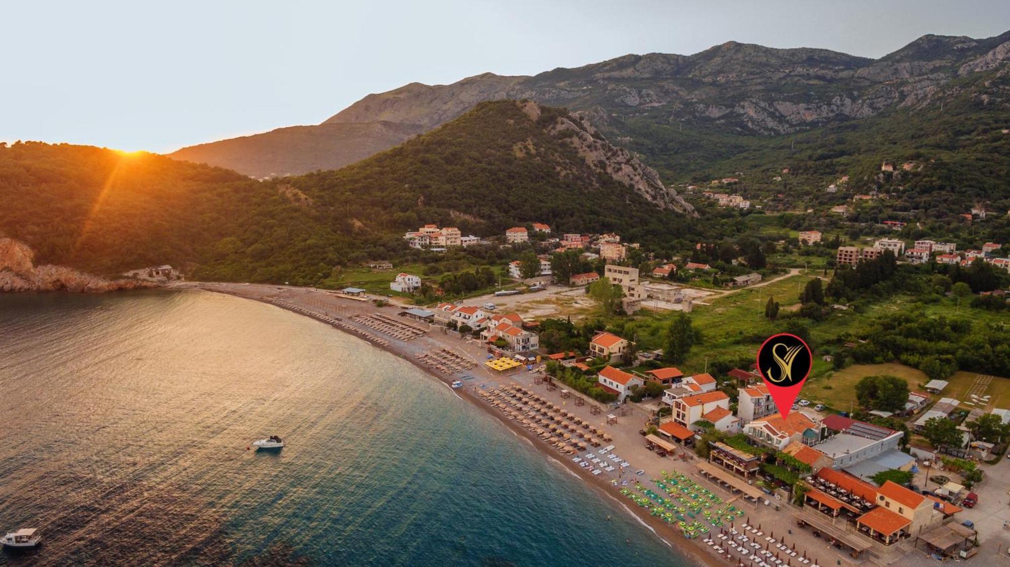 Hotel Savojo Petrovac Exteriör bild