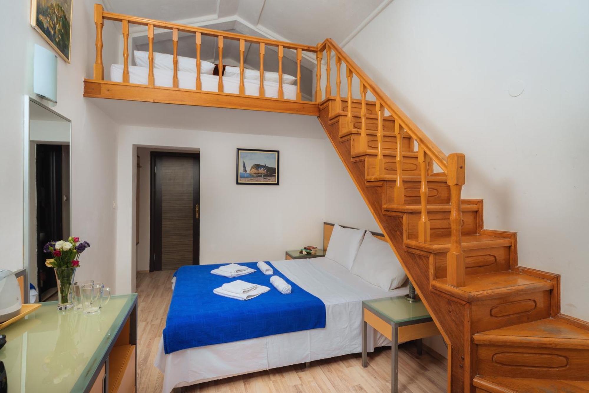 Hotel Savojo Petrovac Rum bild