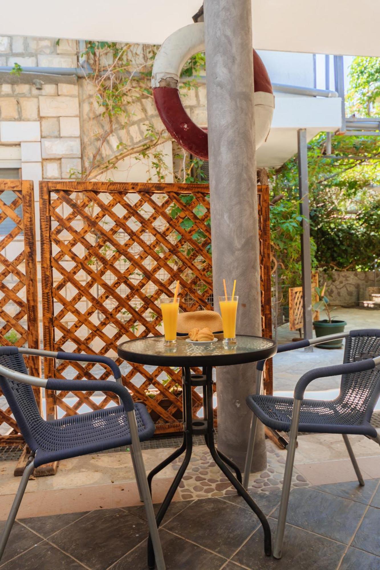 Hotel Savojo Petrovac Exteriör bild