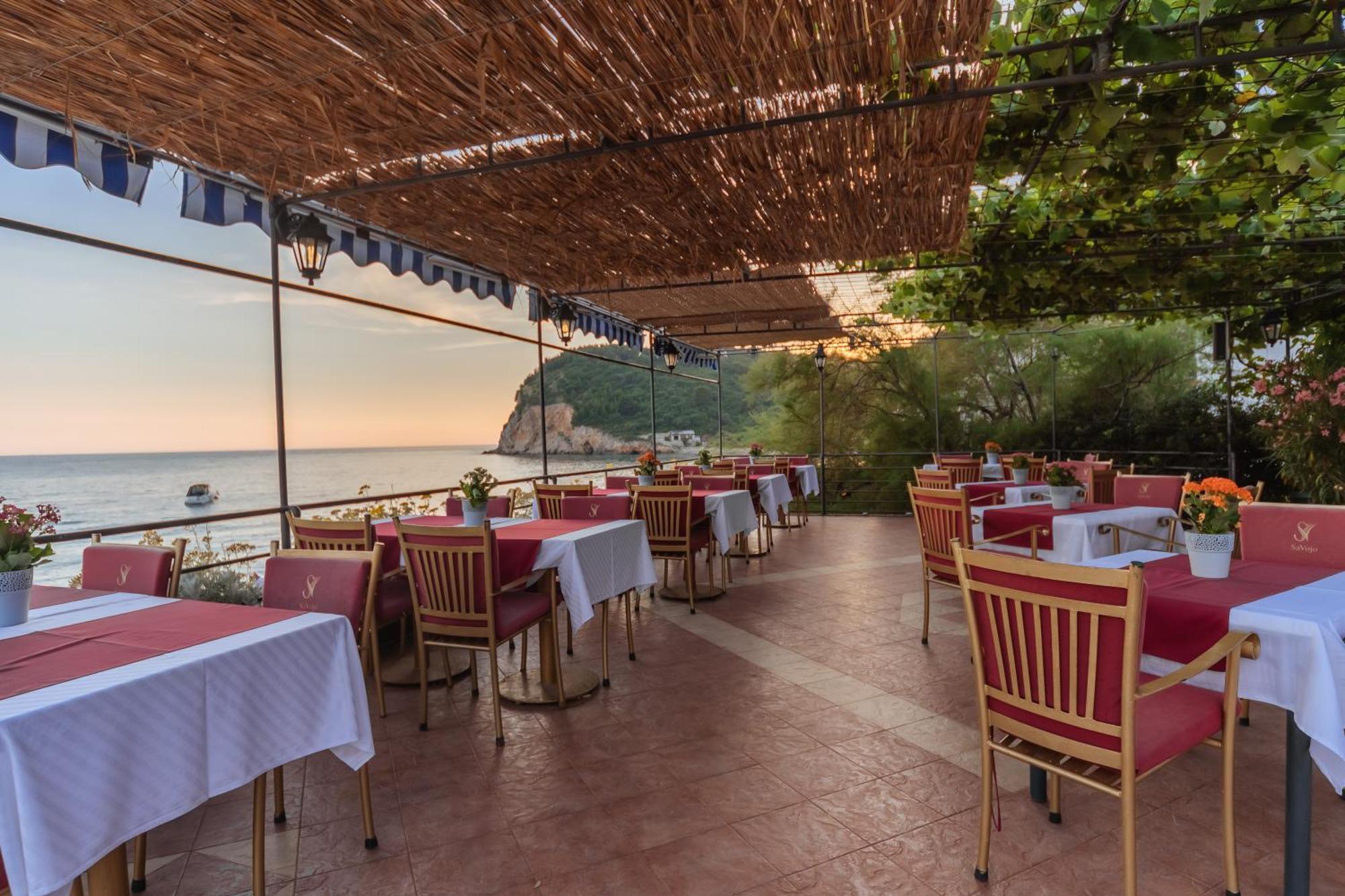 Hotel Savojo Petrovac Exteriör bild